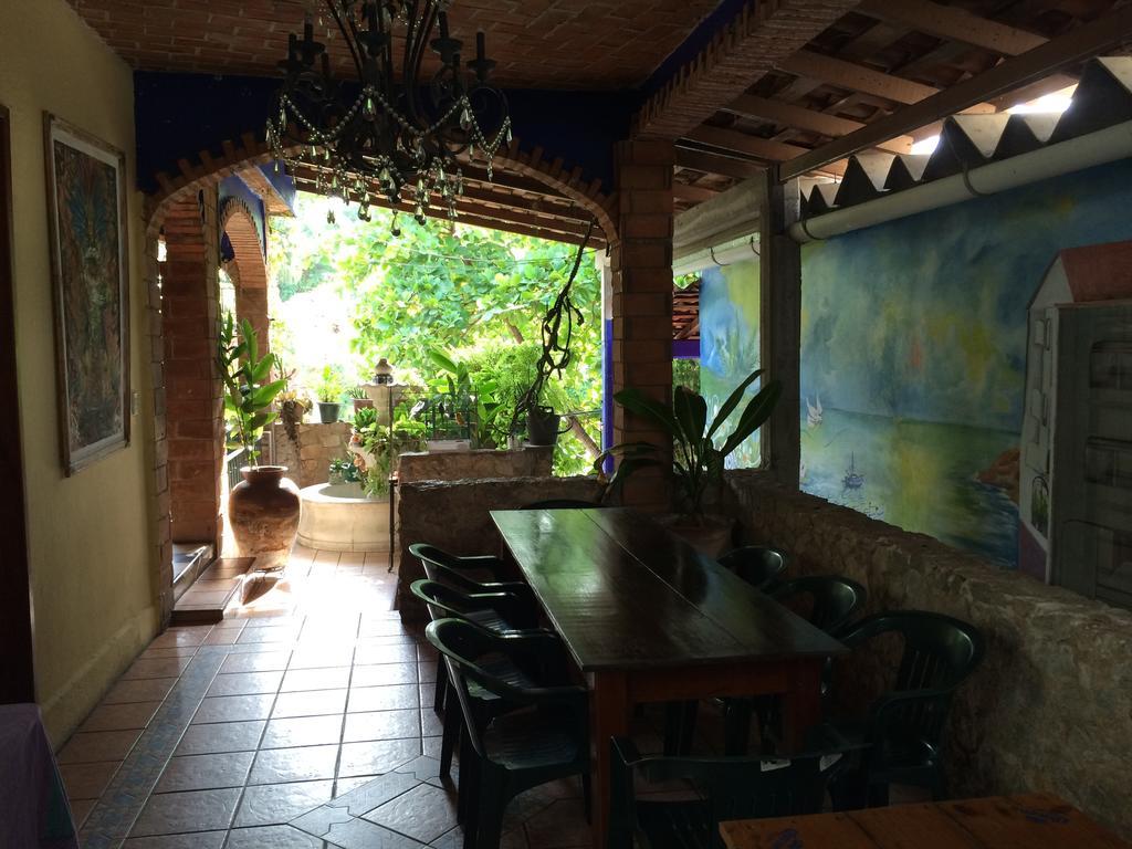 Hotel Mayflower Puerto Escondido (Oaxaca) Exterior photo