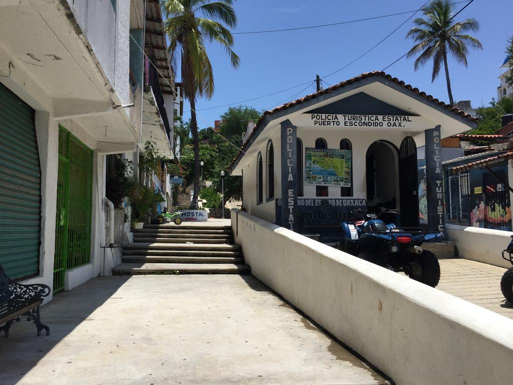 Hotel Mayflower Puerto Escondido (Oaxaca) Exterior photo