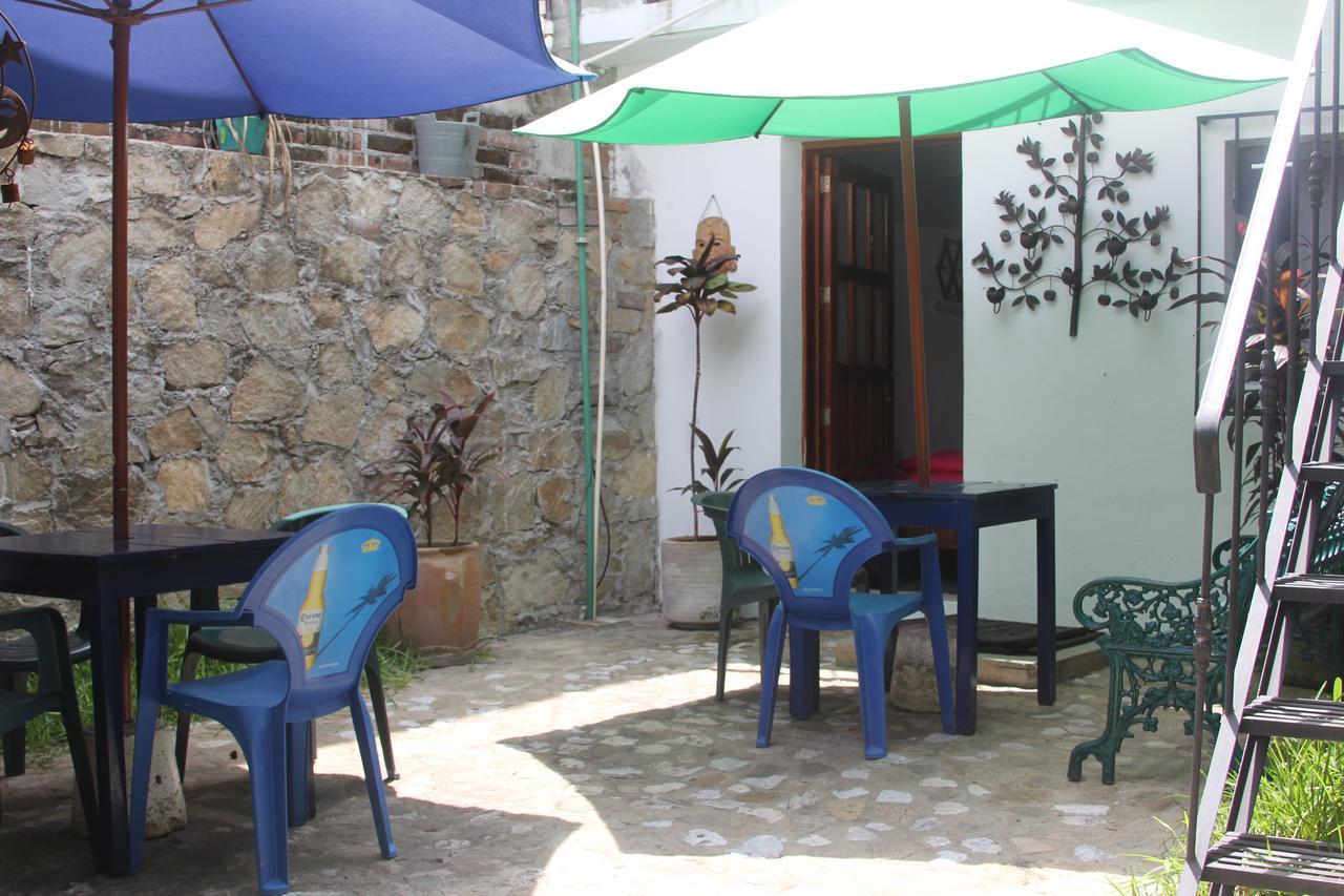 Hotel Mayflower Puerto Escondido (Oaxaca) Exterior photo